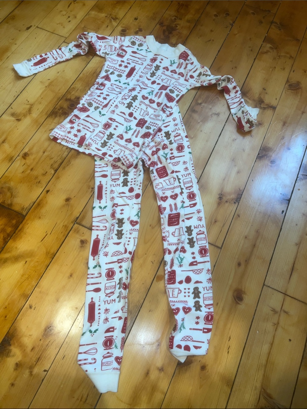 Hanna Andersson Red & White Holiday Print Pajama Set